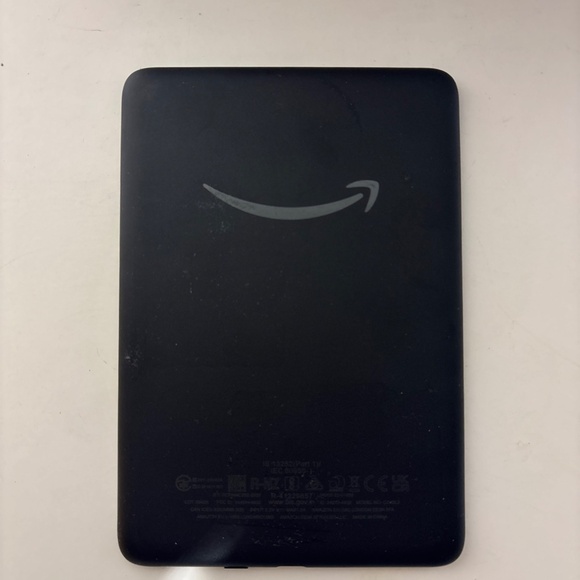 Kindle E-Reader 11th Gen 16GB WiFi 6-inch Black - Picture 3 of 3
